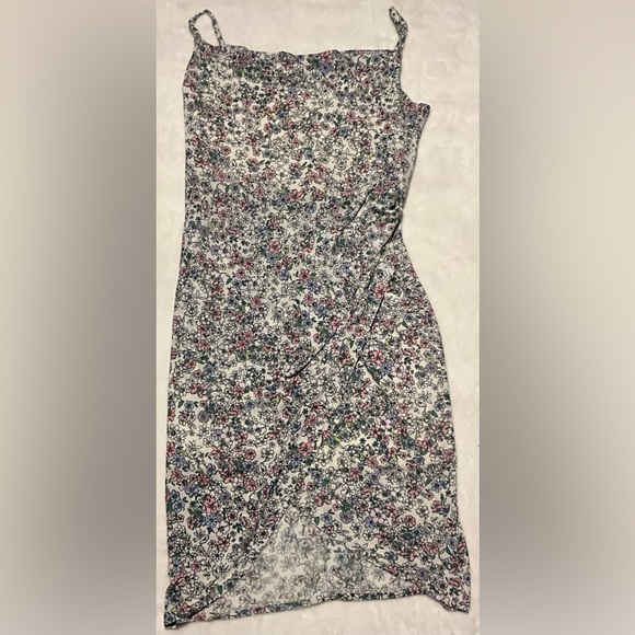 BCBGeneration Tulip-Hem Bodycon Slip Dress Size 8 Floral Geranium GU07D21-GER - Picture 3 of 5